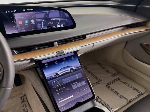 Used 2023 Lucid Air Touring image 19