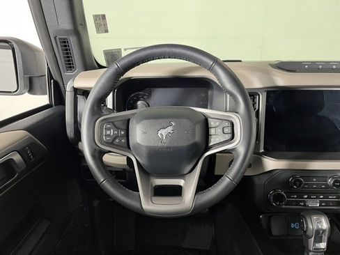 Used 2024 Ford Bronco Wildtrak image 19