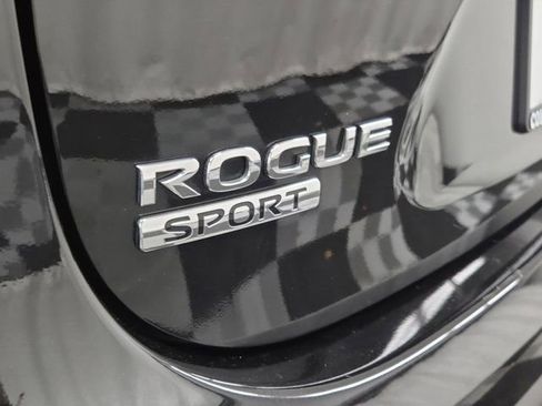 Used 2020 Nissan Rogue Sport S image 7