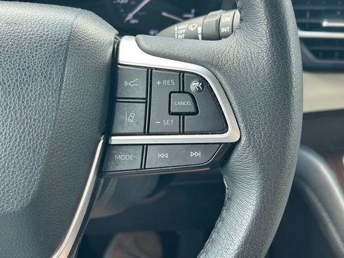 Used 2023 Toyota Sienna XLE w/ XLE Plus Package FWD image 43