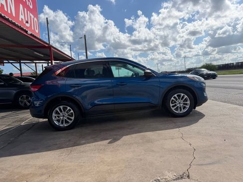 Used 2022 Ford Escape SE FWD image 18