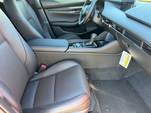 New 2026 MAZDA MAZDA3 Hatchback w/Premium Plus Pkg image 13