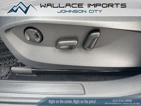 New 2026 Volkswagen Taos SEL image 10