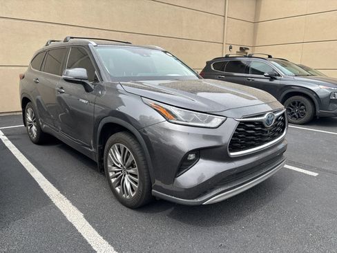 Used 2021 Toyota Highlander Platinum AWD/4WD image 5