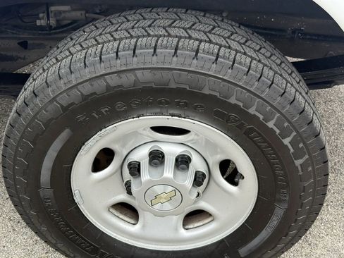 Used 2021 Chevrolet Express 2500 w/ Driver Convenience Package RWD image 7