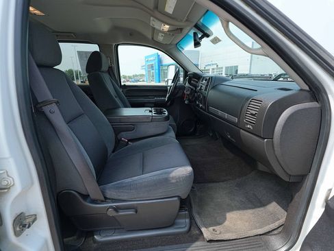 Used 2009 Chevrolet Silverado 2500 LT w/ Exterior Plus Package AWD/4WD image 14