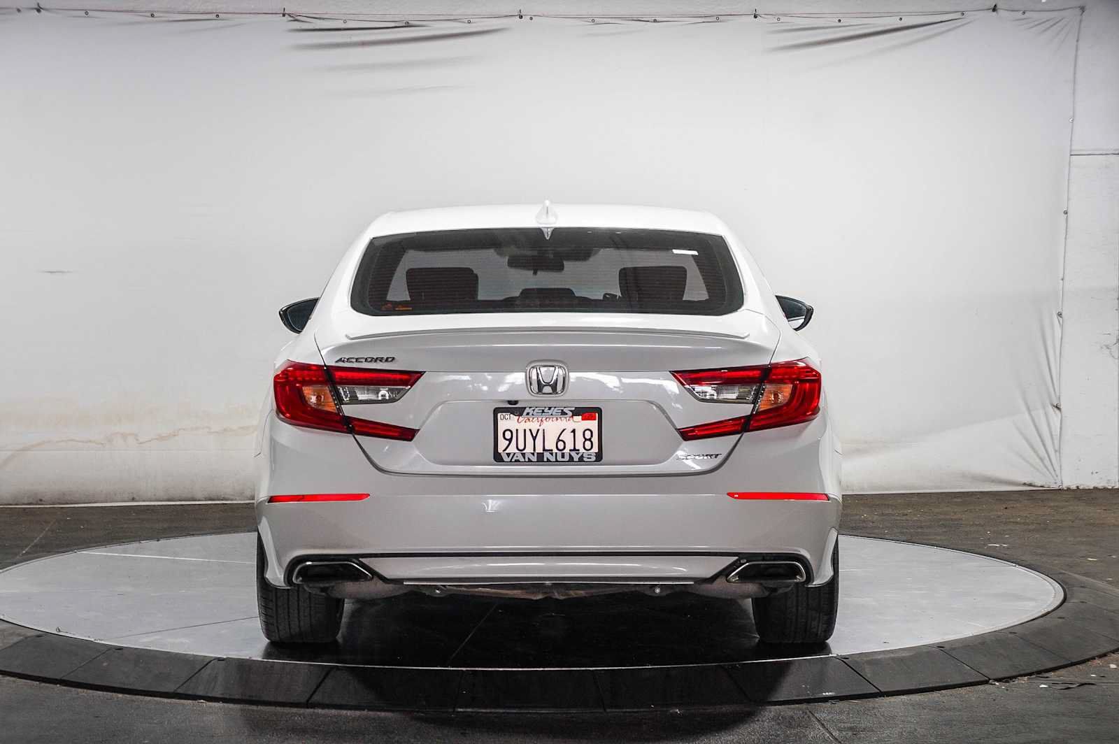 Used 2018 Honda Accord Sport image 3