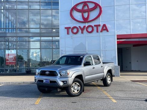 Used 2015 Toyota Tacoma 4x4 Double Cab w/ SR5 Package image 1