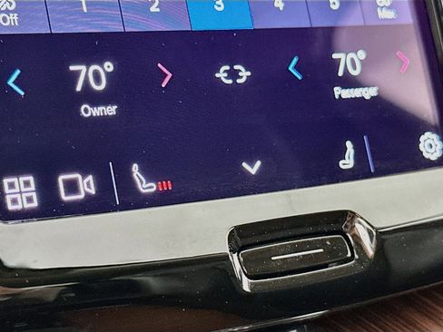 Used 2023 Volvo XC60 B5 Plus w/ Protection Package Premier image 20