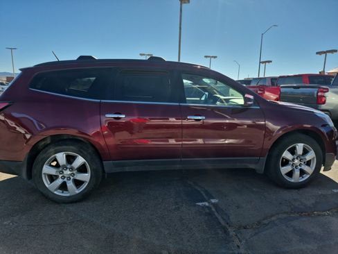 Used 2016 Chevrolet Traverse LT w/ Style and Technology Package image 5