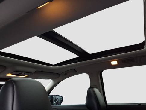 Used 2022 Nissan Pathfinder Platinum w/ Cargo Package image 15