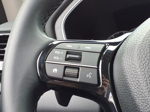 Certified 2025 Honda Pilot Touring image 22