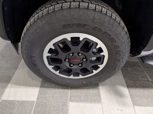 Used 2025 Toyota 4Runner TRD Off-Road AWD/4WD image 7