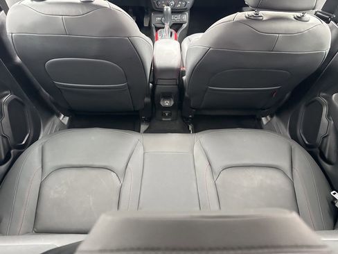 Used 2022 Jeep Renegade Trailhawk image 14