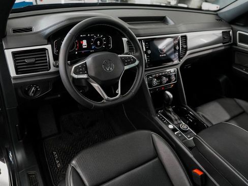 Used 2023 Volkswagen Atlas Cross Sport SEL image 16