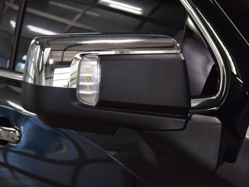 Used 2024 GMC Sierra 1500 Denali AWD/4WD image 18