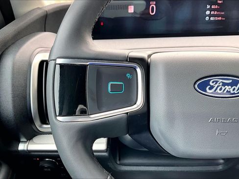 Certified 2025 Ford Expedition Active AWD/4WD image 24