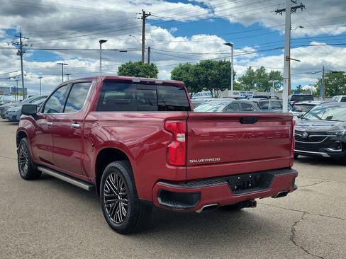 Used 2019 Chevrolet Silverado 1500 High Country w/ Technology Package AWD/4WD image 3