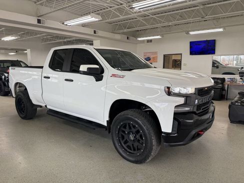 Used 2019 Chevrolet Silverado 1500 Custom Trail Boss w/ Custom Convenience Package image 4