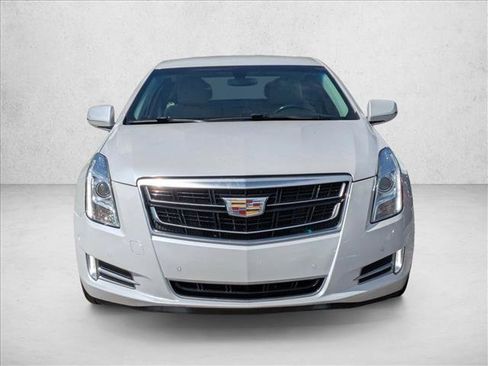 Used 2017 Cadillac XTS Luxury FWD image 2