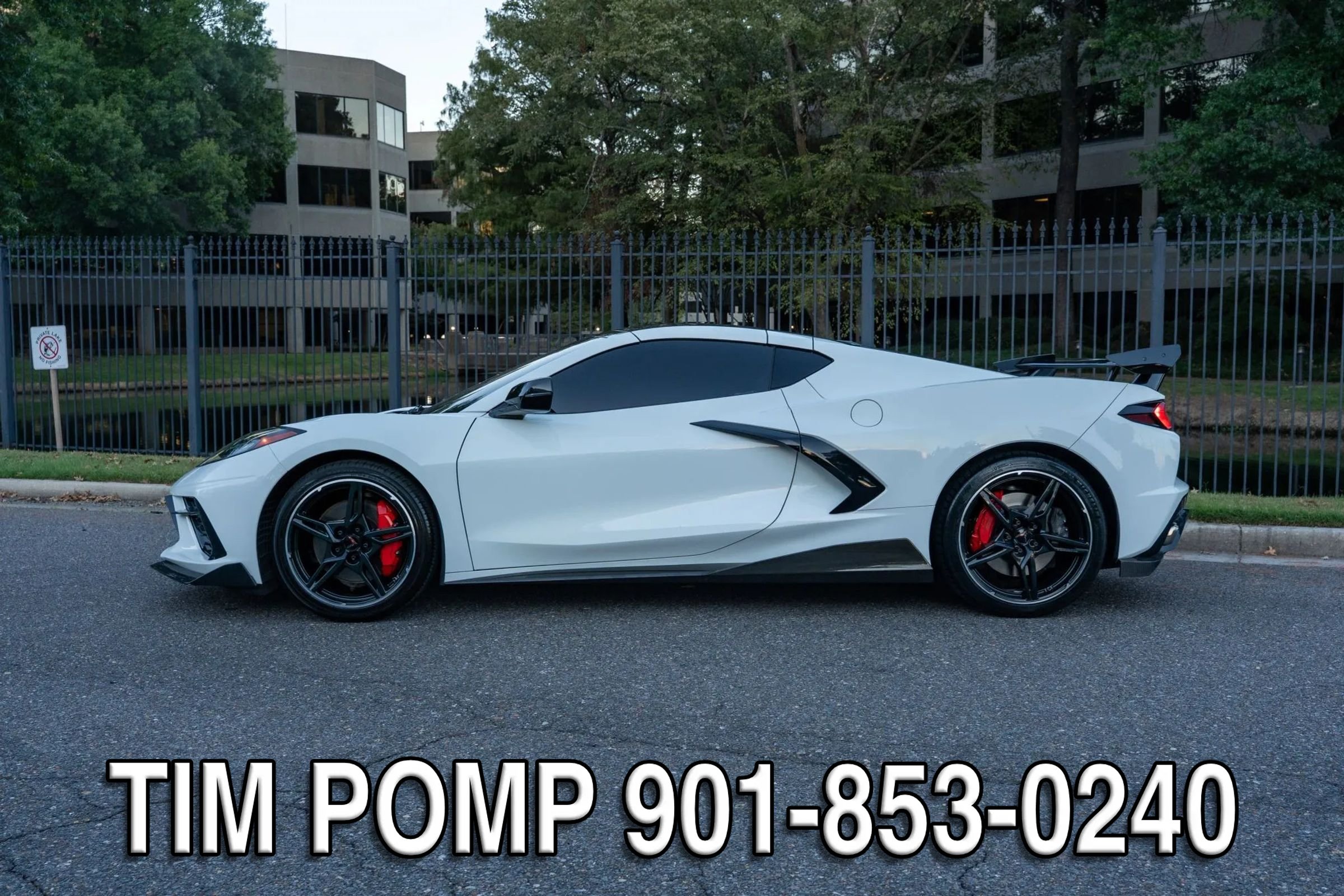 Used 2020 Chevrolet Corvette Stingray Premium Cpe w/ 3LT Preferred Equipment Group RWD image 9