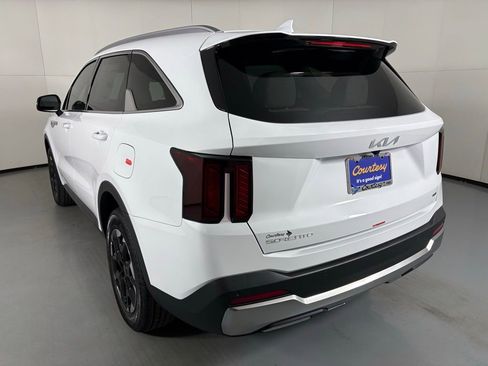 New 2026 Kia Sorento S image 6
