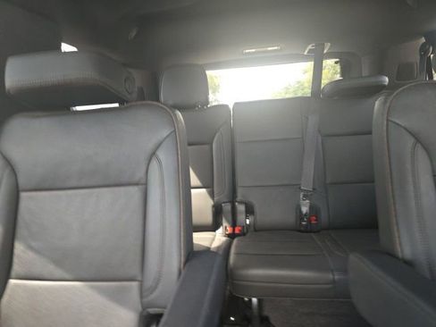 Used 2021 Chevrolet Tahoe High Country RWD image 16