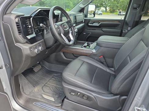 Used 2025 GMC Sierra 2500 SLT w/ SLT Premium Package AWD/4WD image 10