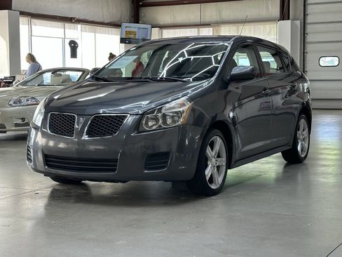 Used 2010 Pontiac Vibe w/ Sun and Wheels Package image 5