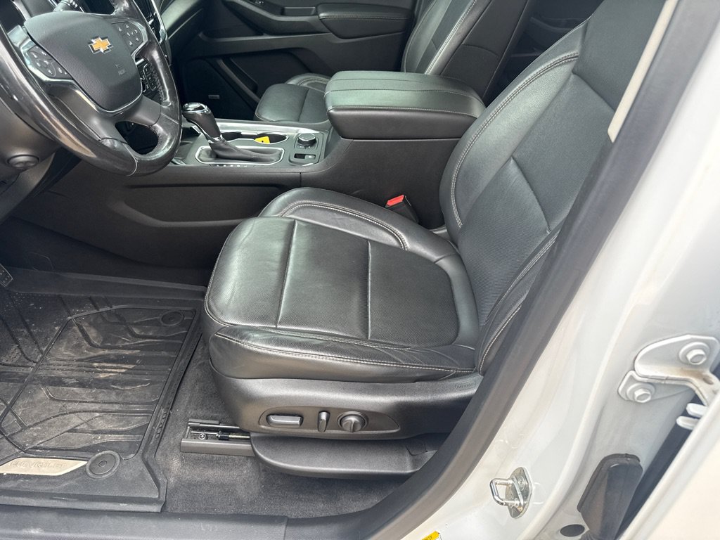 Used 2019 Chevrolet Traverse Premier w/ Driver Confidence II Package FWD image 24
