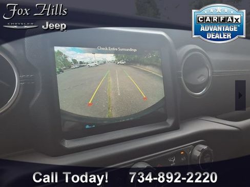 Used 2023 Jeep Wrangler Unlimited Sahara w/ Cold Weather Group AWD/4WD image 21