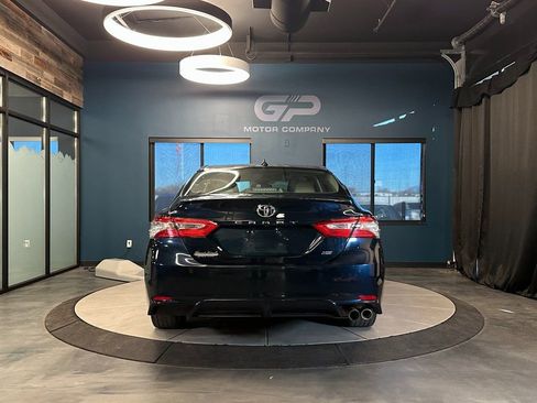 Used 2019 Toyota Camry SE image 4