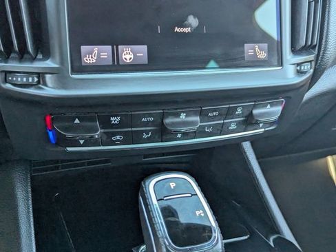 Used 2023 Maserati Levante Modena image 28