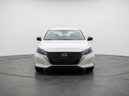 Used 2025 Nissan Altima 2.5 SV image 1