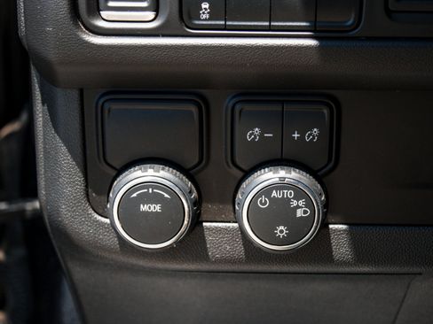 Used 2023 Chevrolet Suburban Premier RWD image 13