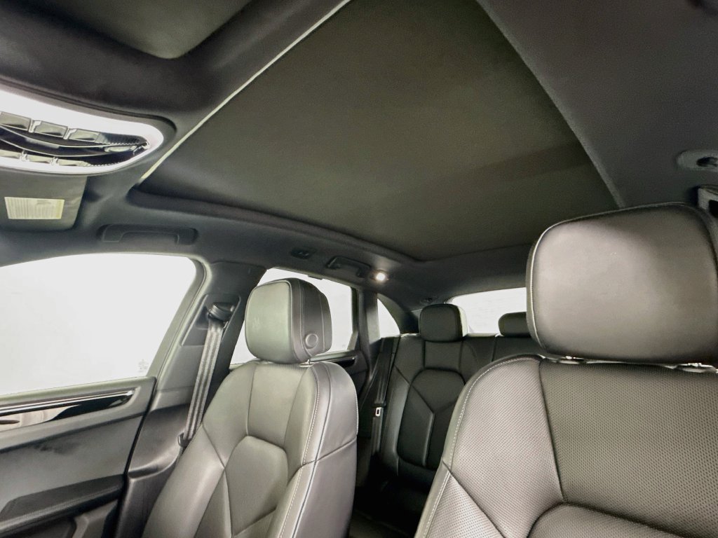 Certified 2026 Porsche Macan AWD/4WD image 14
