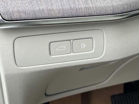 New 2026 Volvo XC90 T8 Ultra image 24