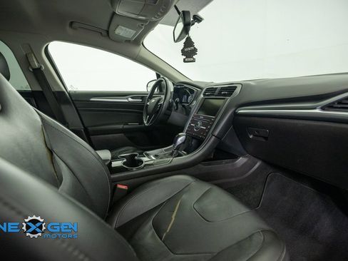 Used 2016 Ford Fusion Titanium FWD image 38