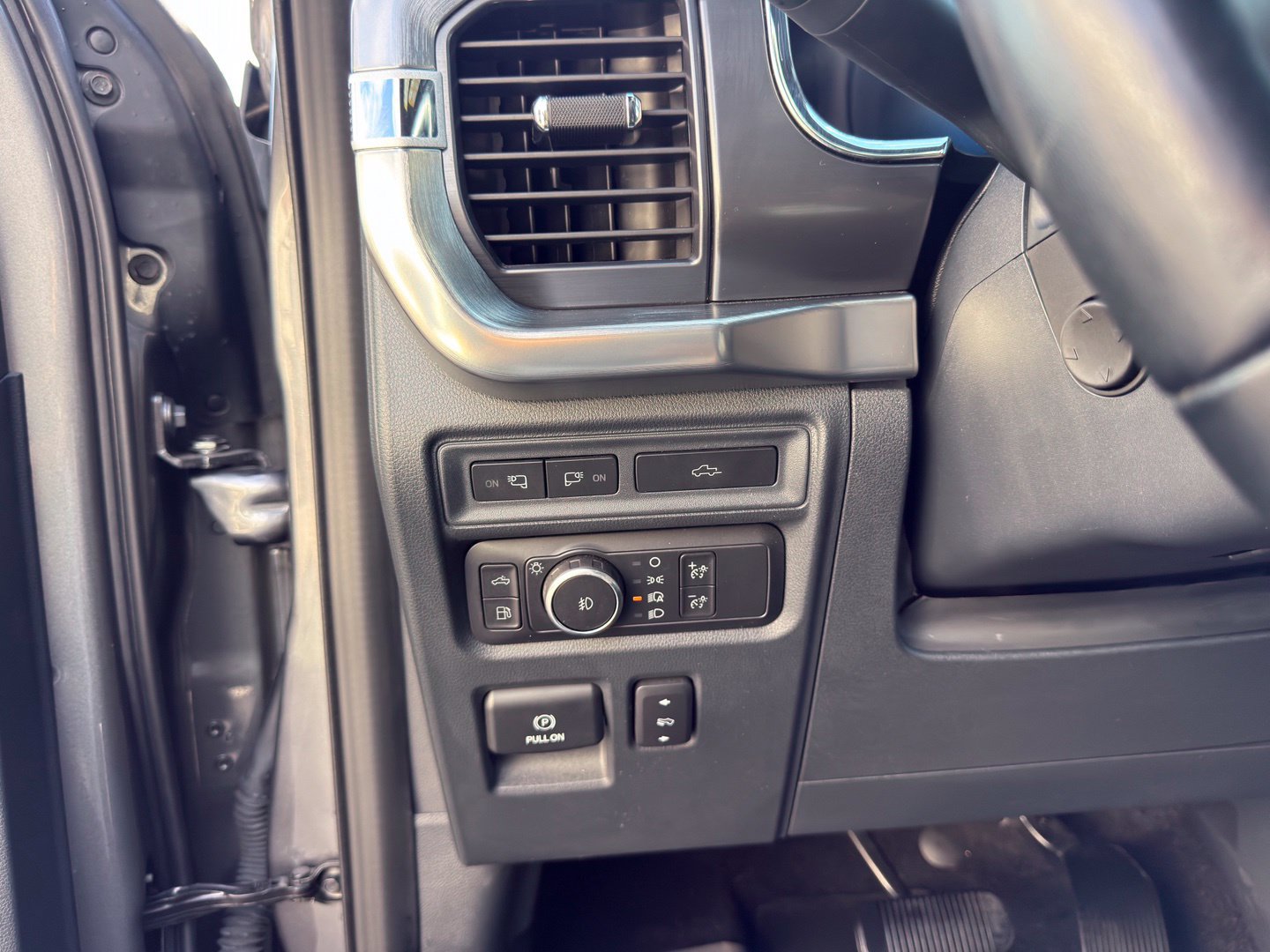 Used 2022 Ford F150 Lariat w/ Equipment Group 502A High AWD/4WD image 22