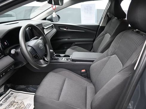 Used 2026 Toyota Camry LE FWD image 32