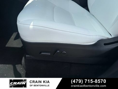 Used 2021 Tesla Model Y Long Range AWD/4WD image 19
