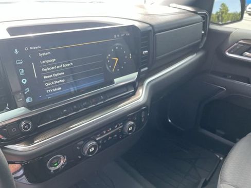 Used 2022 Chevrolet Silverado 1500 LT AWD/4WD image 13