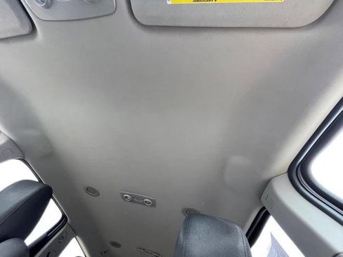 Used 2012 Chevrolet Traverse LT image 34