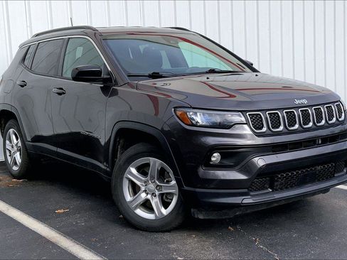 Used 2023 Jeep Compass Latitude w/ Convenience Group image 32