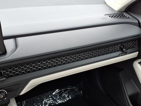 Used 2025 Honda Accord LX image 24