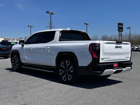Used 2025 GMC Sierra EV Denali image 8