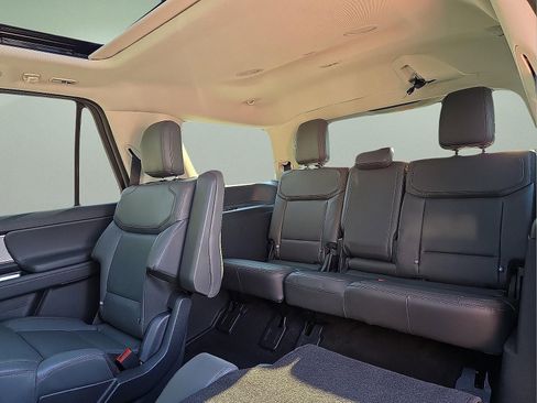 New 2025 Ford Expedition Active image 9