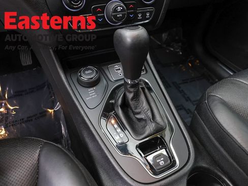 Used 2020 Jeep Cherokee Limited AWD/4WD image 13