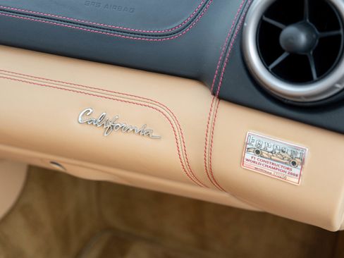 Used 2010 Ferrari California RWD image 32