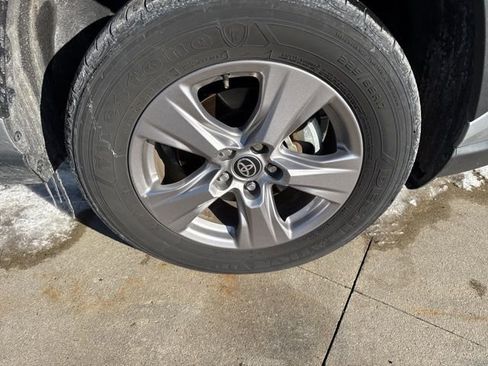 Used 2025 Toyota RAV4 XLE image 10